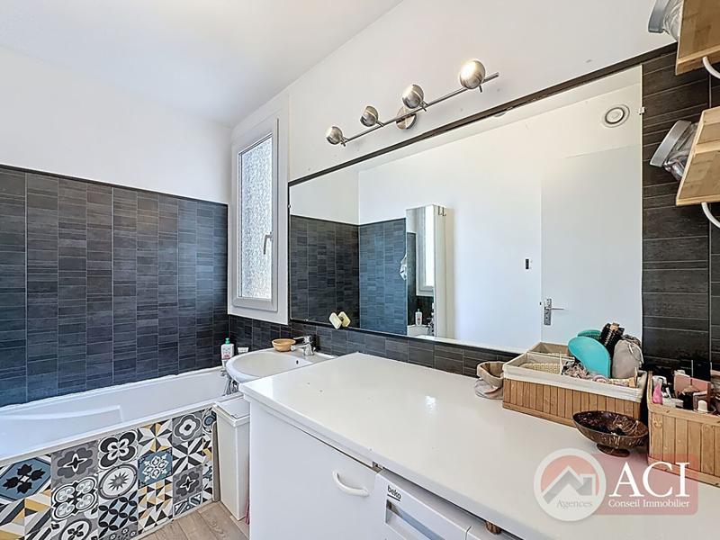 Appartement - 82 m² - 4 pièces