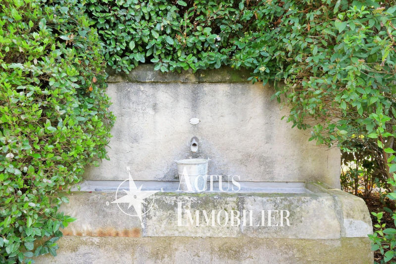 Maison - 202 m² - 7 pièces