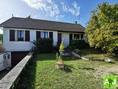 Maison - 90 m² - 5 pièces