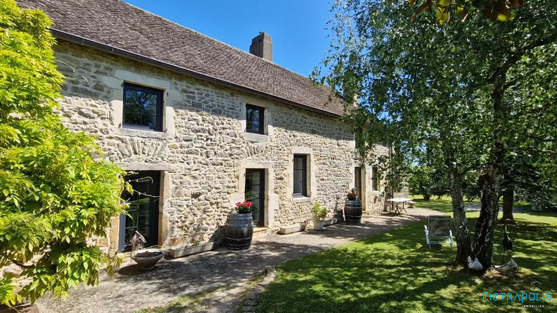 Maison ancienne - 306 m² - 12 pièces