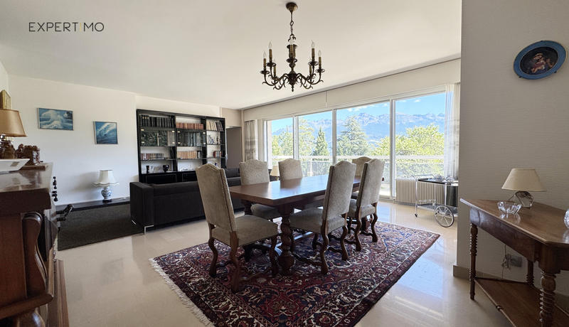 Propriété - 250 m² - 8 pièces