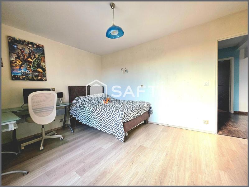 Maison - 214 m² - 6 pièces