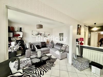 Appartement - 80 m² - 4 pièces