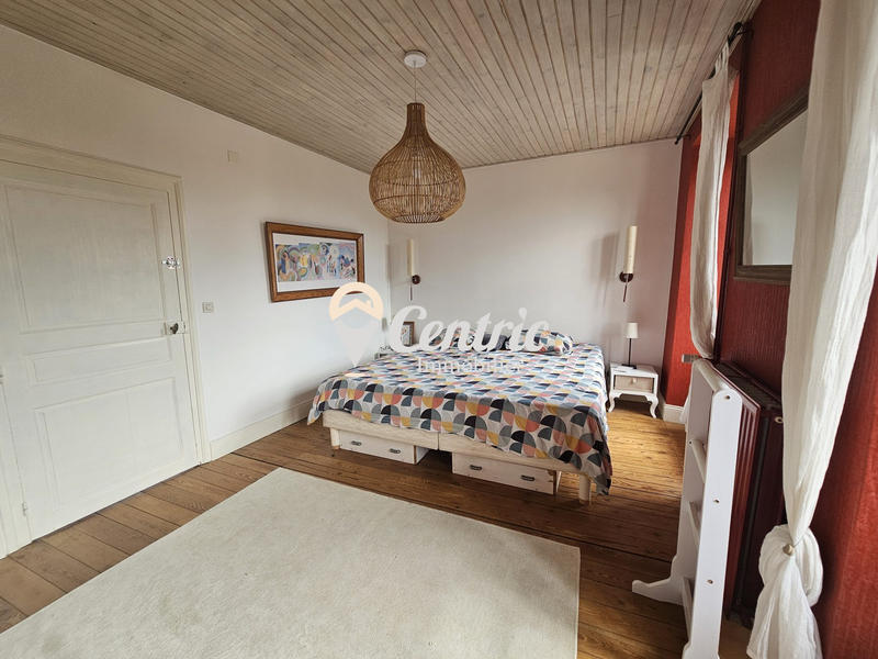 Maison ancienne - 250 m² - 8 pièces