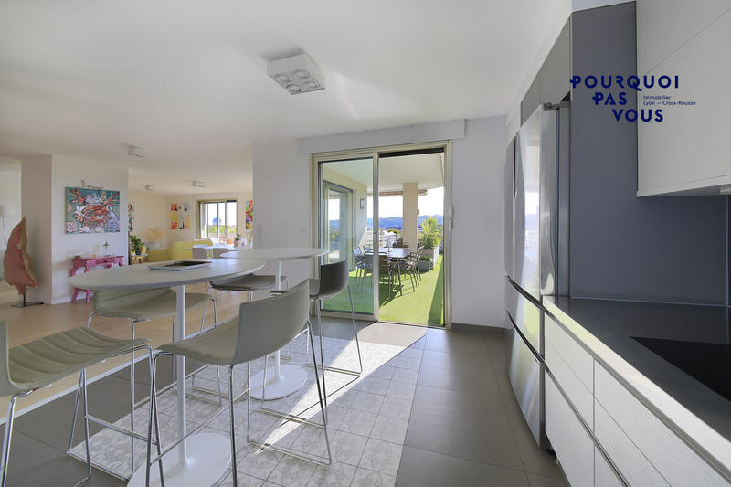 Appartement - 245 m² - 6 pièces