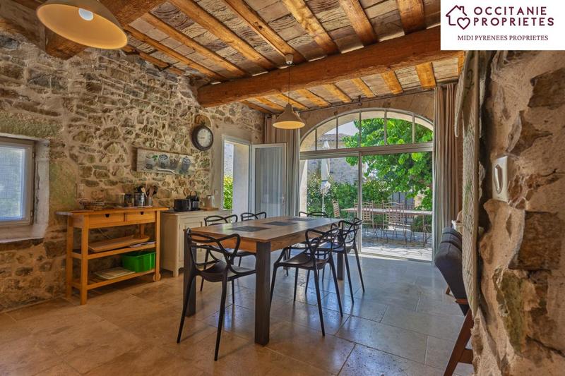 Propriété - 366 m² - 13 pièces