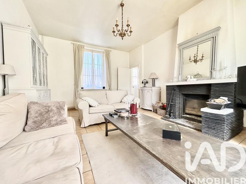 Maison - 230 m² - 8 pièces