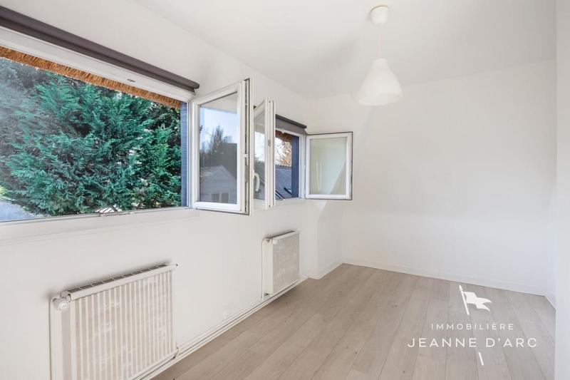 Propriété - 260 m² - 10 pièces