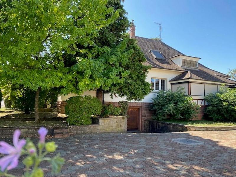 Maison - 218 m² - 9 pièces