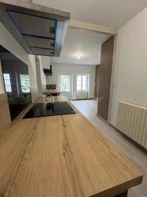 Maison - 121 m² - 6 pièces