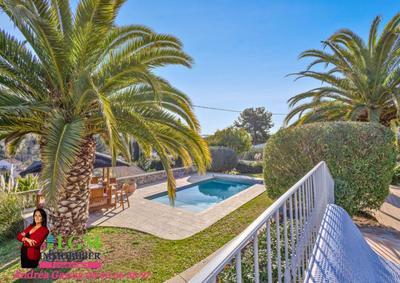 Villa - 230 m² - 6 pièces