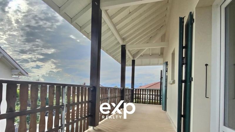 Maison - 331 m² - 7 pièces