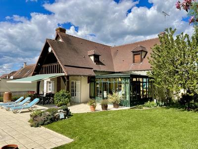 Maison - 213 m² - 7 pièces