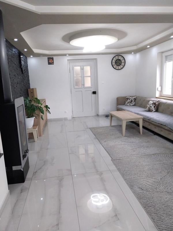 Maison - 220 m² - 10 pièces