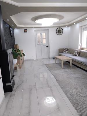 Maison - 220 m² - 10 pièces