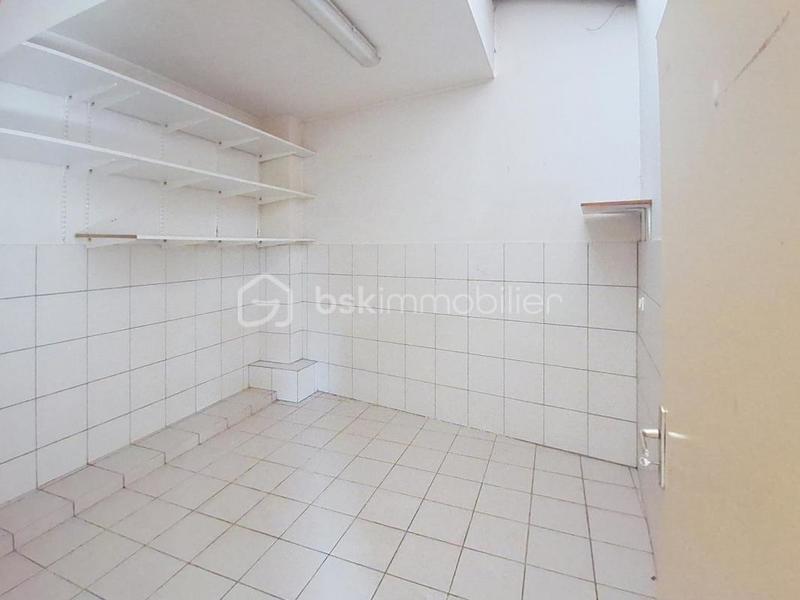 Local d'activité / Entrepôt - 200 m² - 3 pièces