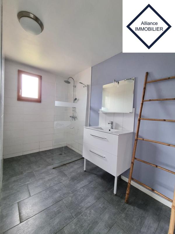 Maison - 215 m² - 8 pièces