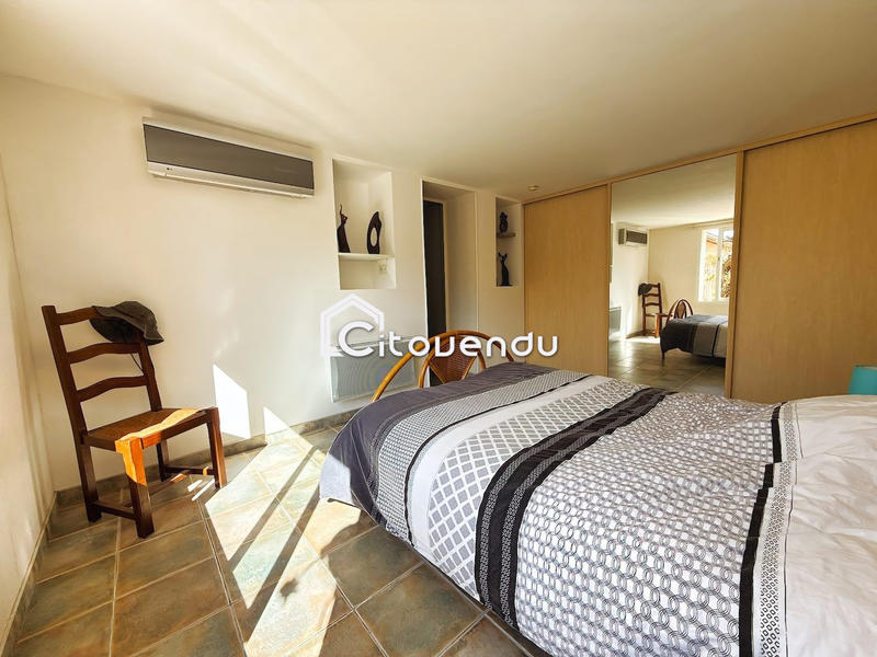 Villa - 185 m² - 8 pièces