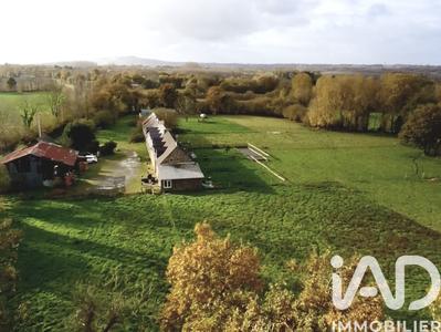 Maison - 234 m² - 8 pièces