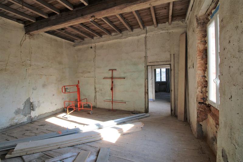 Corps de ferme - 300 m² - 6 pièces