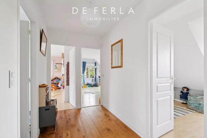 Propriété - 210 m² - 8 pièces