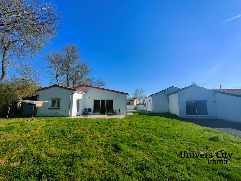 Maison - 171 m² - 7 pièces