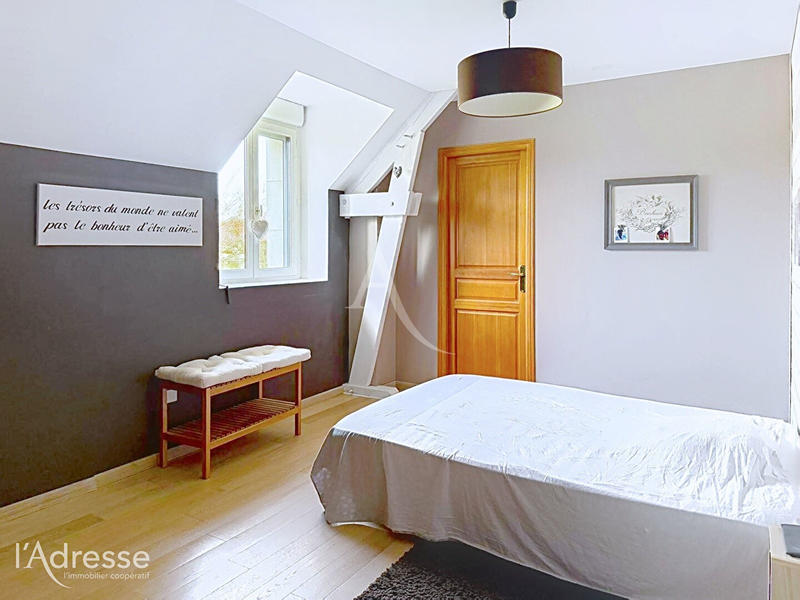 Maison - 205 m² - 7 pièces