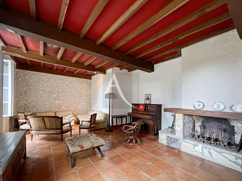 Maison - 235 m² - 7 pièces