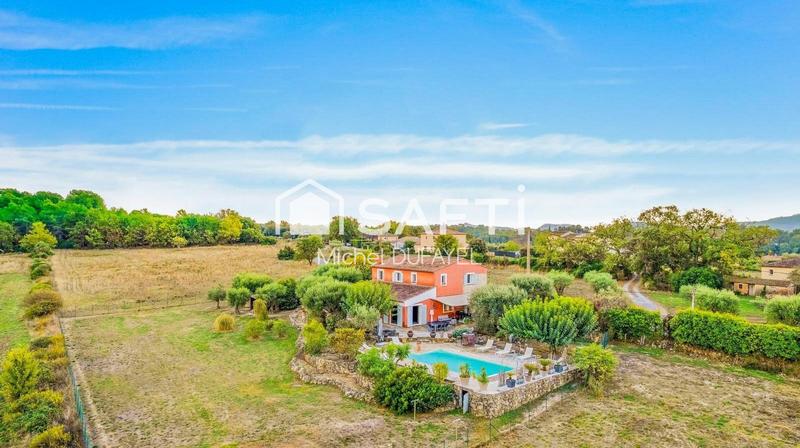 Maison - 205 m² - 6 pièces