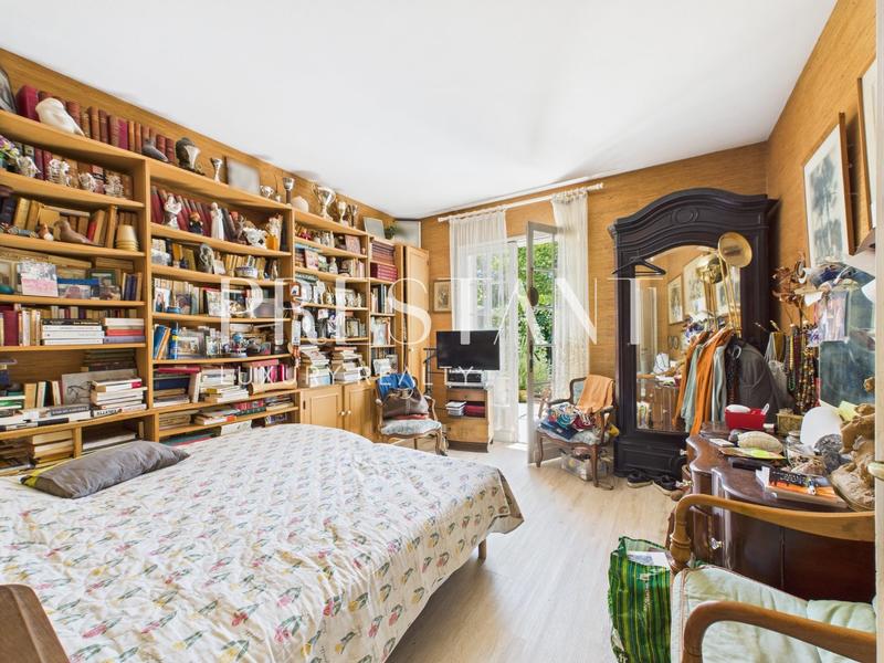 Maison - 200 m² - 8 pièces