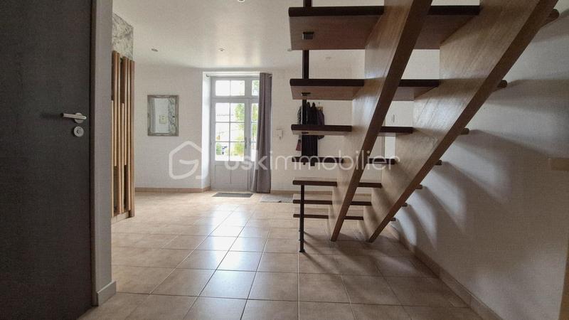 Maison - 210 m² - 7 pièces