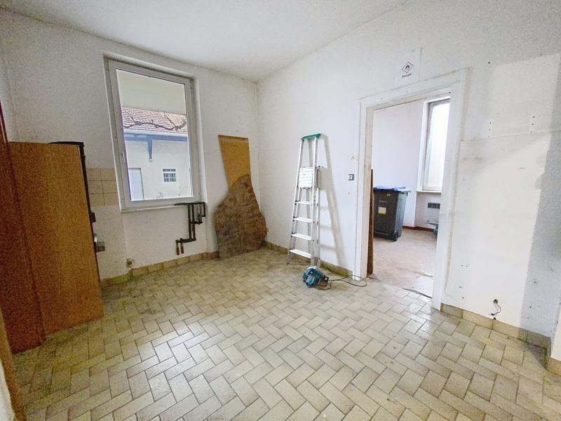 Local d'activités - 135 m² - 5 pièces