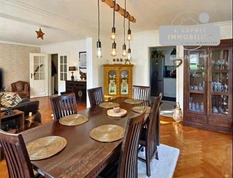 Appartement - 110 m² - 5 pièces