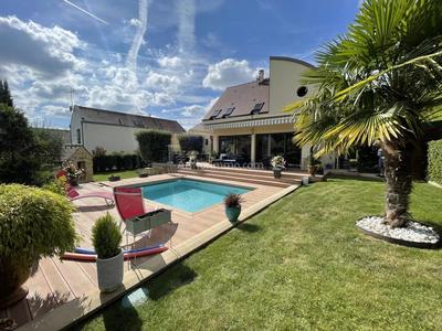 Maison - 197 m² - 7 pièces