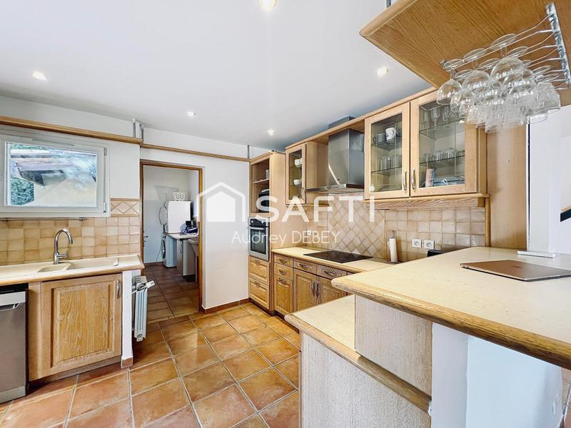 Villa - 200 m² - 6 pièces