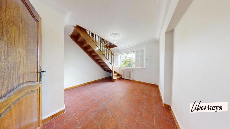 Maison - 280 m² - 12 pièces