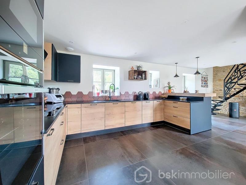 Corps de ferme - 170 m² - 7 pièces