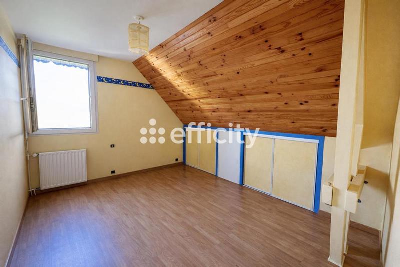 Maison - 140 m² - 8 pièces