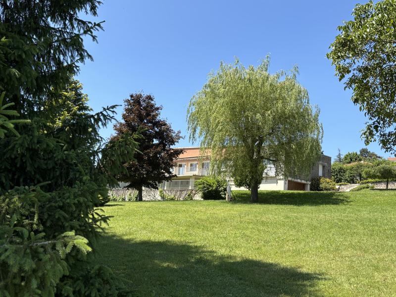 Villa - 200 m² - 7 pièces