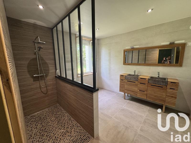 Maison - 250 m² - 5 pièces