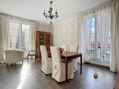 Appartement - 80 m² - 3 pièces