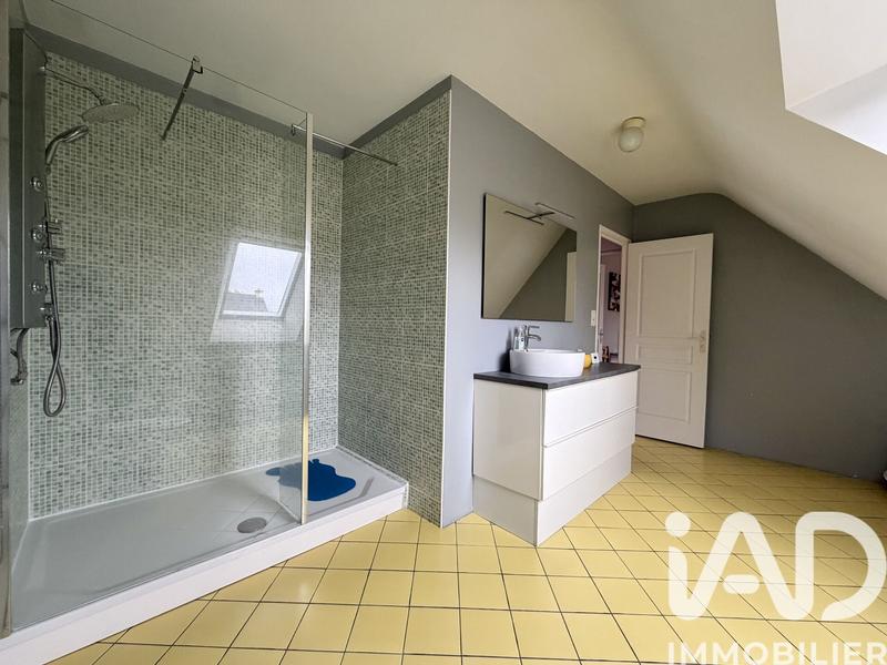 Maison - 111 m² - 6 pièces