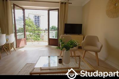 Chambre - 13 m² - 1 pièce