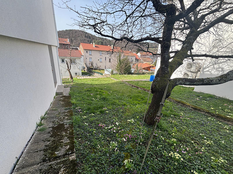 Maison - 102 m² - 4 pièces