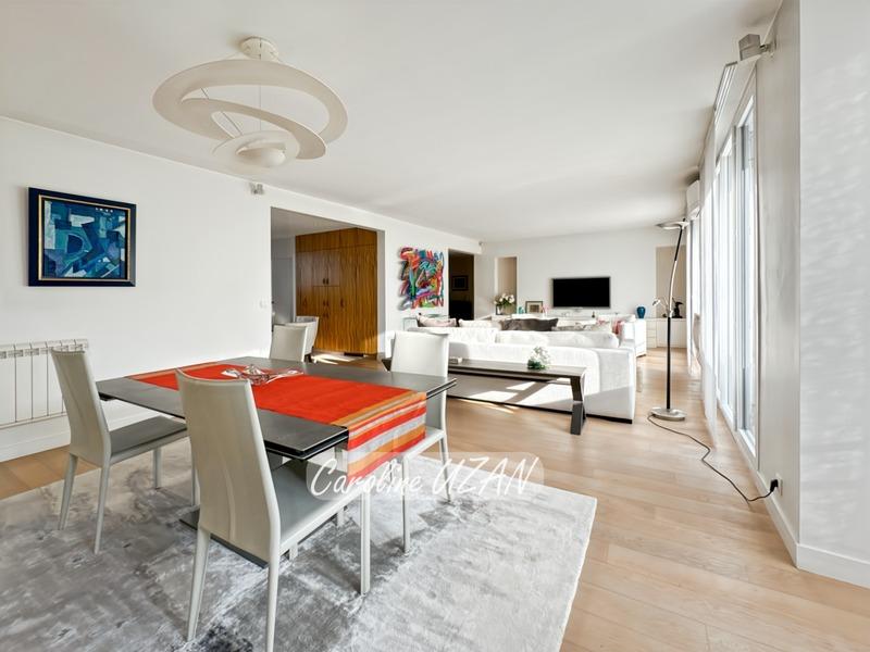 Appartement bourgeois - 174 m² - 6 pièces