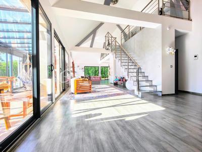 Maison d'architecte - 239 m² - 10 pièces