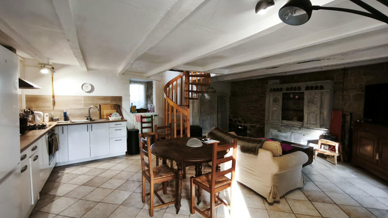 Maison - 223 m² - 7 pièces