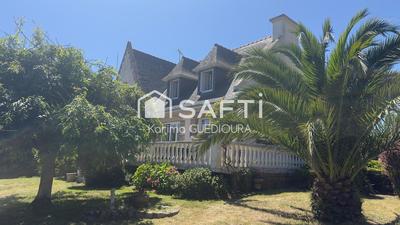 Maison - 157 m² - 8 pièces