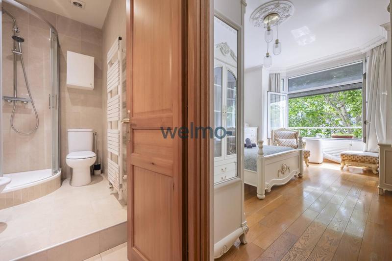 Appartement - 210 m² - 7 pièces