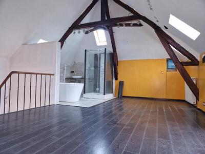 Maison - 240 m² - 5 pièces